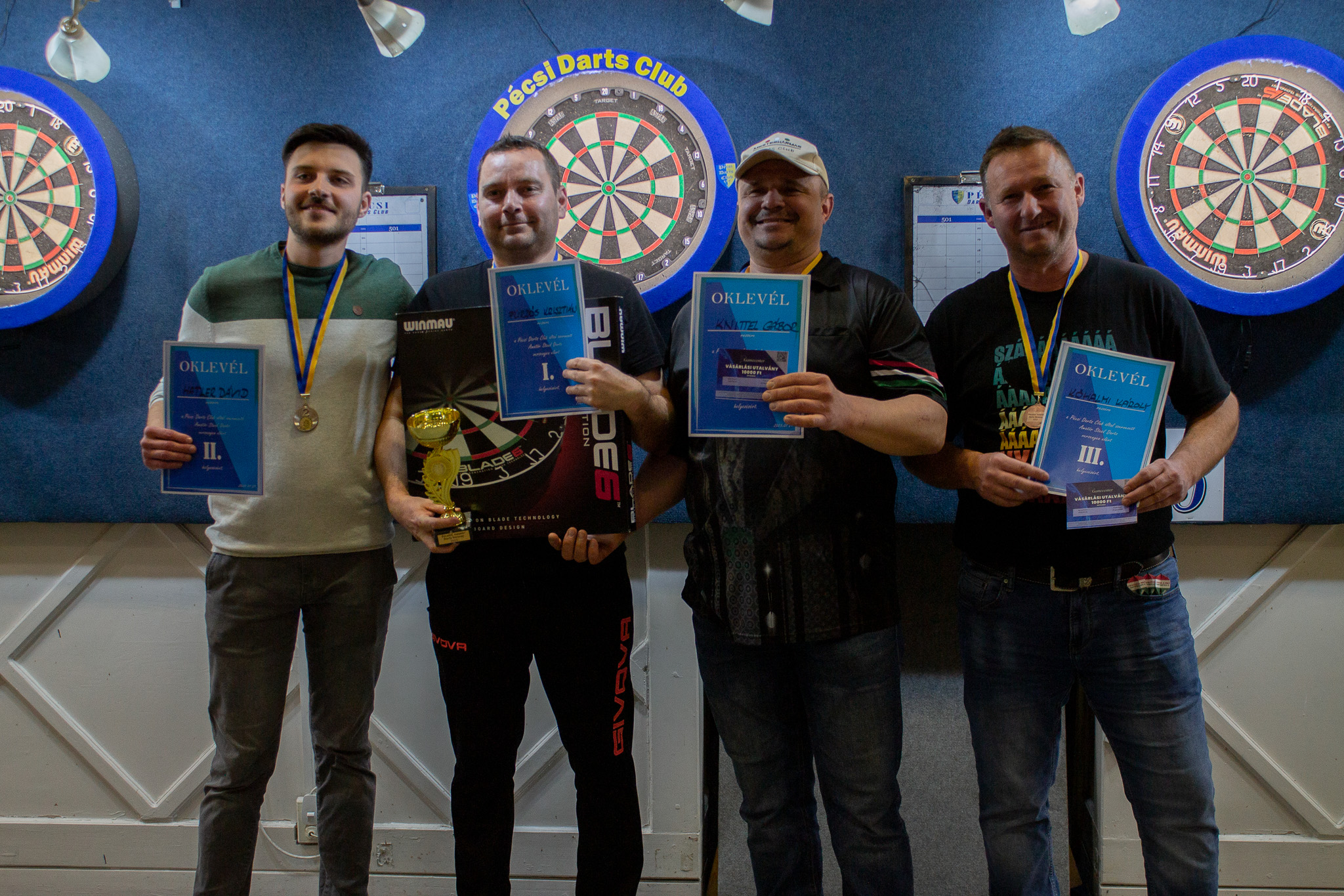 A Pécsi Darts Club évnyitó Amatőr Darts versenyén vettek részt a